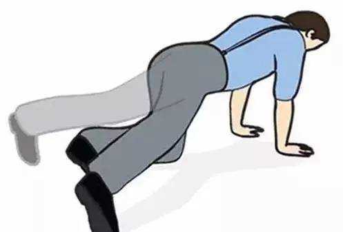 跪地交叉腿，锻炼部位：下背部和腰腹力量训练